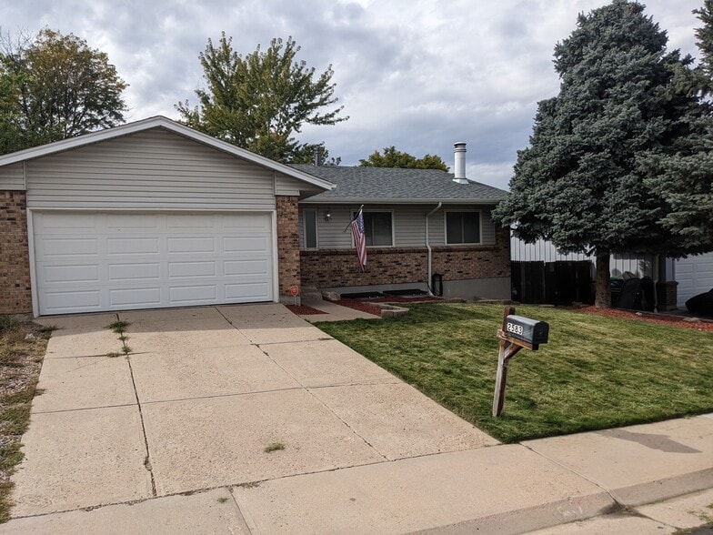 Primary Photo - 2583 S Rifle St