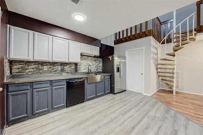 Building Photo - 1710 Bodart Ct