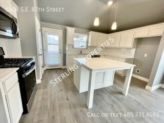 Building Photo - 6508 SE 87th St