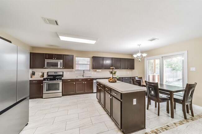 Building Photo - 3818 Brook Garden Ln