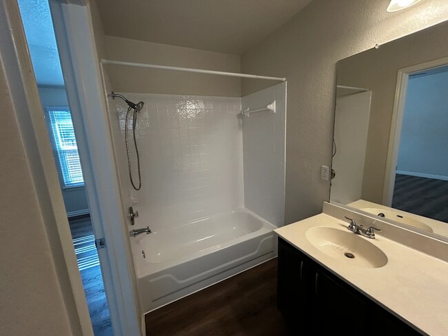 Building Photo - Move-In Ready 3BR/2BA in Round Rock - Enjoy One Month Free Rent When You Move In by November