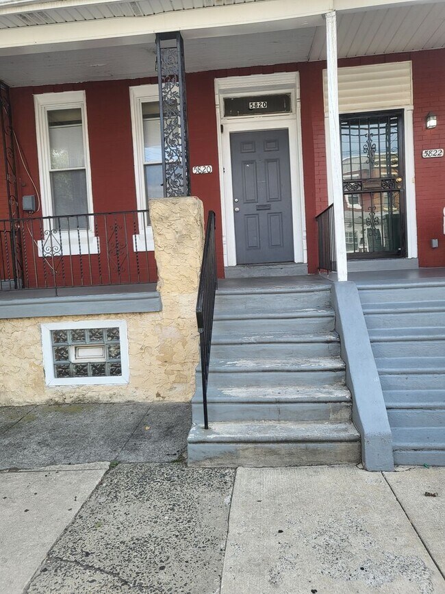 Building Photo - 5820ARCH