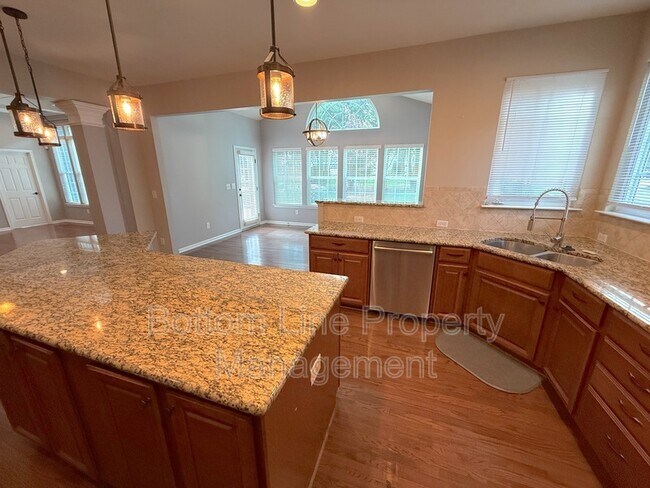 Building Photo - 15007 Skypark Dr