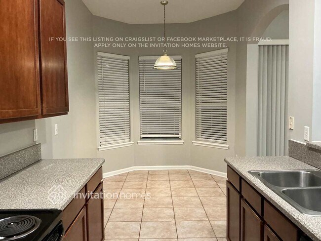 Building Photo - 3826 Westridge Dr