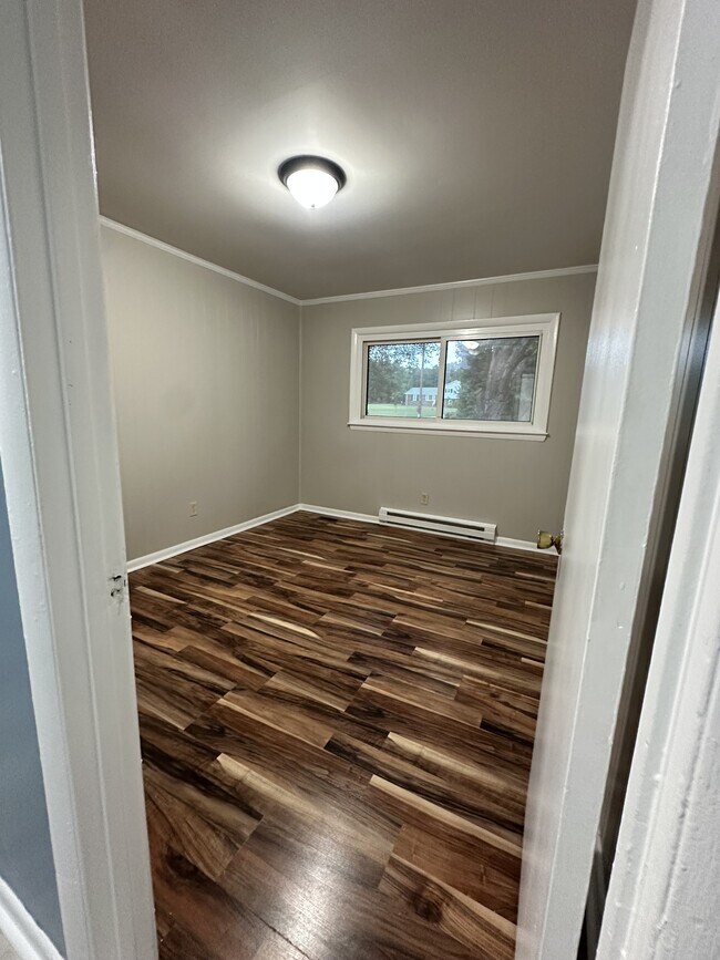 Building Photo - 3675 E Ridge Rd