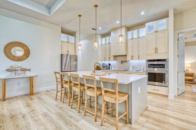 Building Photo - 2215 Amnesty Dr