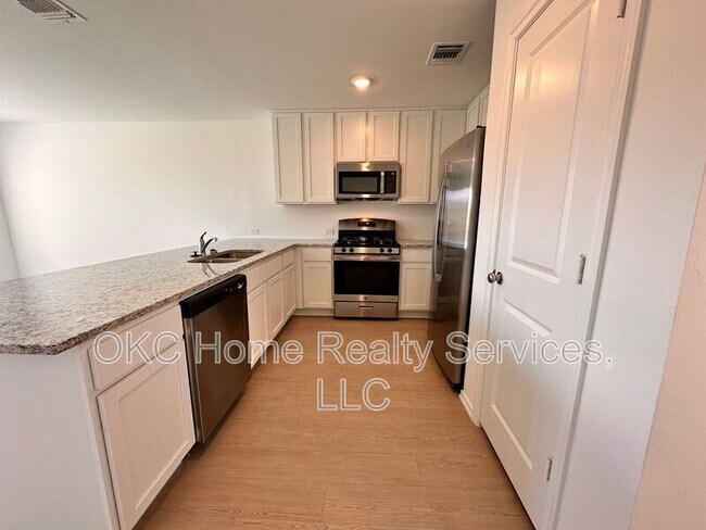 Building Photo - 3220 NW 147th Ter
