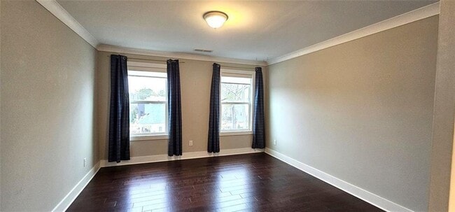 Building Photo - 1993 Memorial Dr SE