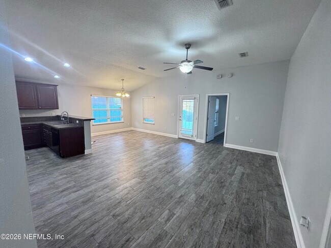 Building Photo - 7565 Westland Oaks Dr
