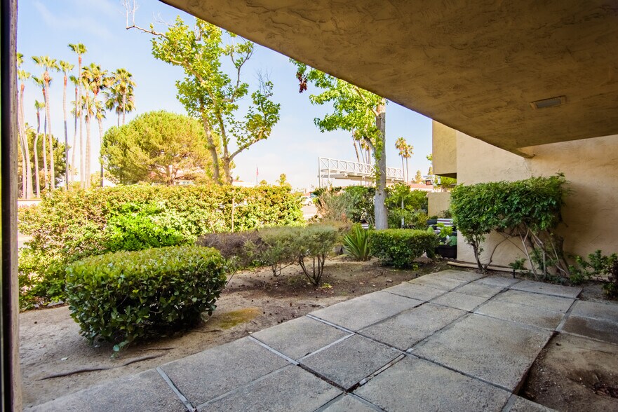 Building Photo - 7914 Caminito Dia