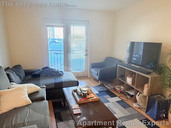 Building Photo - 11 Kent Ct