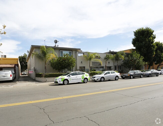 Primary Photo - 5716 Tujunga Ave
