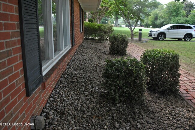 Building Photo - 2706 Lime Kiln Ln