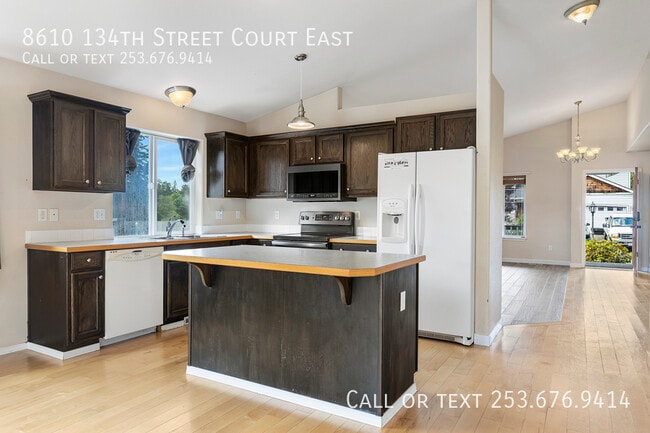 Building Photo - 8610 134th St Ct E