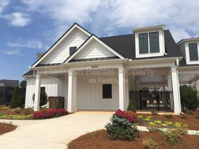 Building Photo - 5770 Thornton Dr