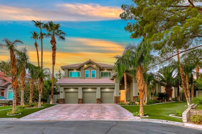Building Photo - Stunning Green Valley, Guard Gated Communi...