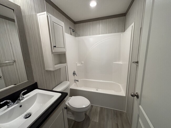 Building Photo - 261 Cambridge Dr