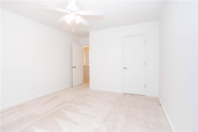 Building Photo - 4126 Royal Regency Cir