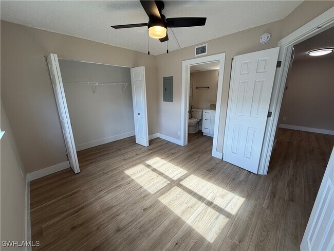 Building Photo - 5315 Summerlin Rd