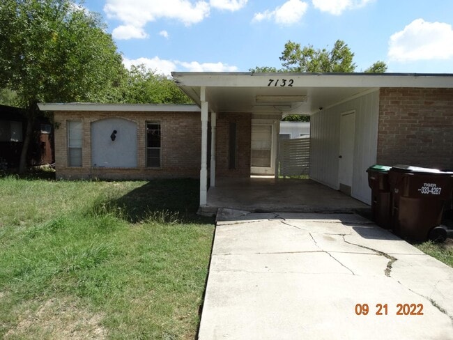Building Photo - 7132 Larksong St