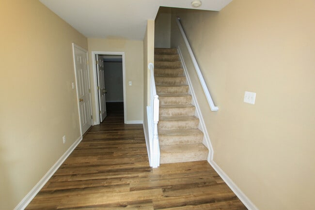 Building Photo - Mills Farm Townhome
