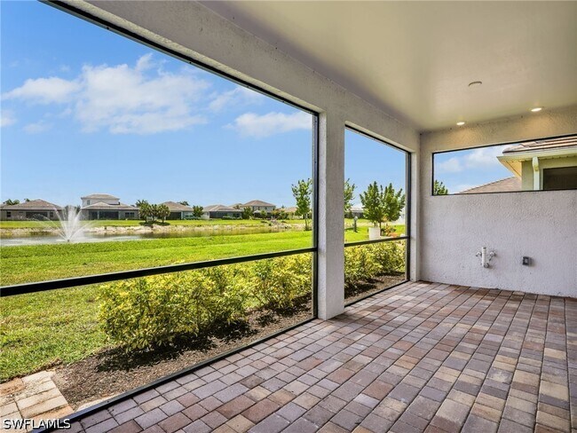 Building Photo - 28029 Sanibel Sands St
