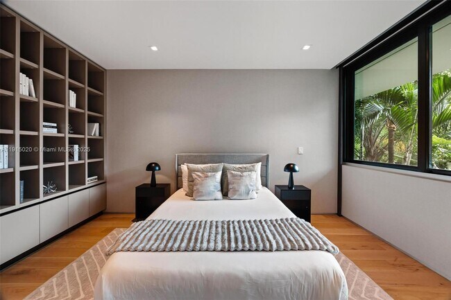 Building Photo - 77 SW 18th Terrace