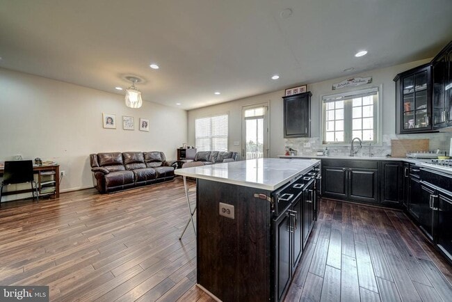 Building Photo - 23697 Sailfish Square