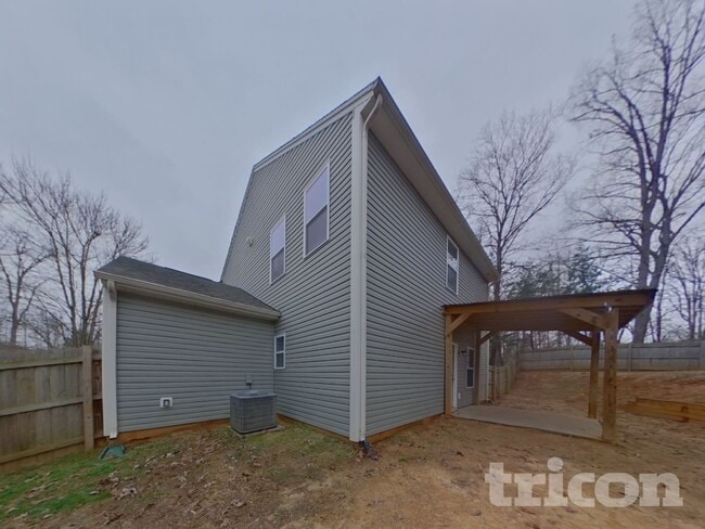 Building Photo - 2491 Marthas Ridge Dr