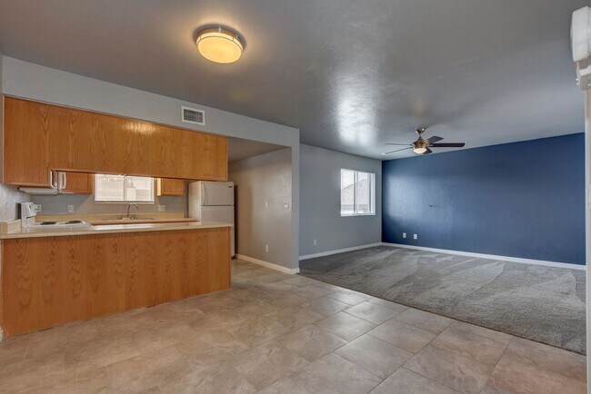 Building Photo - 6120 Antelope Villas Cir