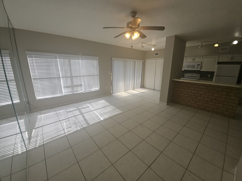 Building Photo - 4718 Chevy Pl