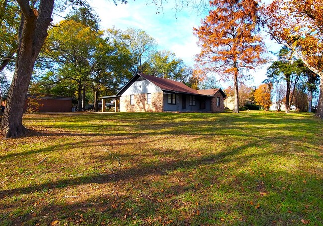 Building Photo - Nostalgic Charm Awaits - Spacious Home on ...