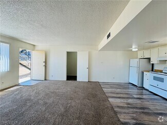 Building Photo - 922 N 1st St