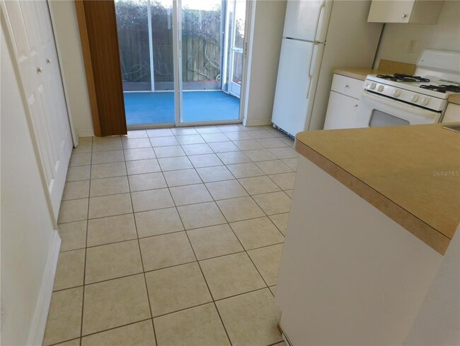 Building Photo - 6047 White Sails Dr