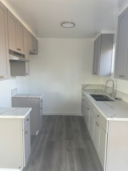 Kitchen - 227 Justin Ave