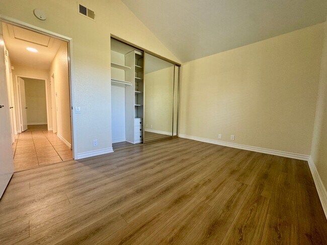 Building Photo - Lovely 3 bedroom single level home in Miss...