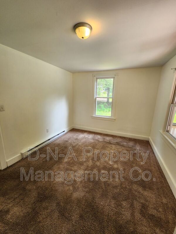 Building Photo - 2427 PA-390