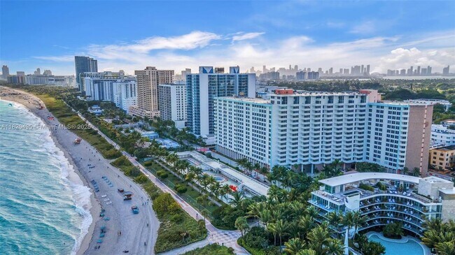 Building Photo - 2899 Collins Ave