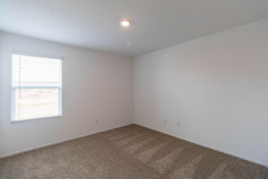 Building Photo - 5601 Bellissima Way
