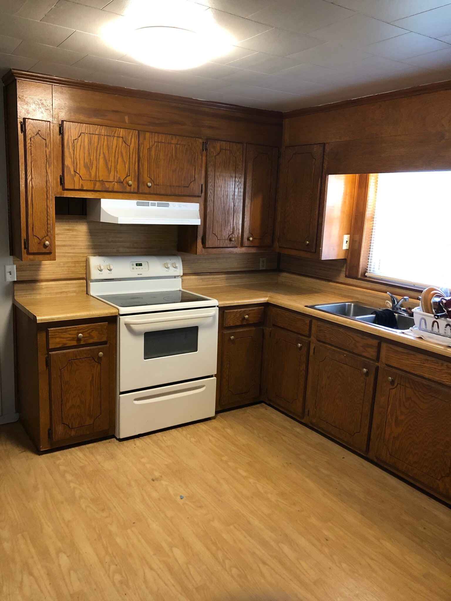 Kitchen - 2202 S Adams Ave