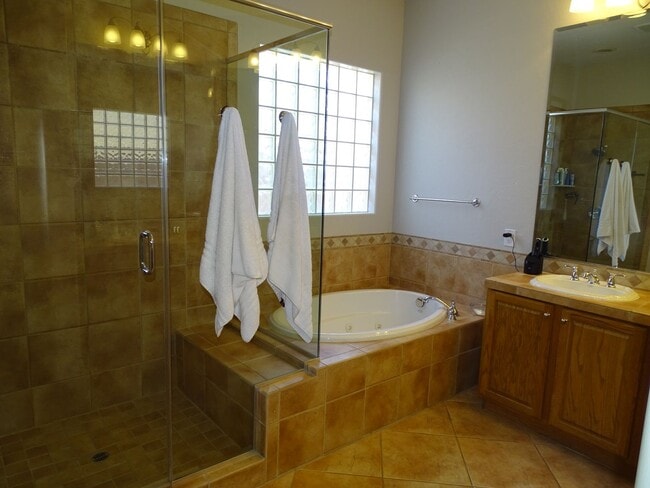 Building Photo - Single Story 4 Bedroom, Den & 3 Full Baths In Gated North Las Vegas Community