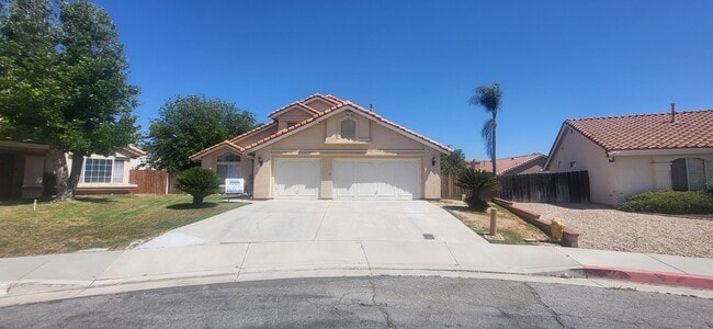 Building Photo - 4 Bedroom, 3 Bath Cul-de-Sac in Hemet