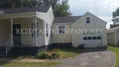 Building Photo - 3711 Buchanan Ave