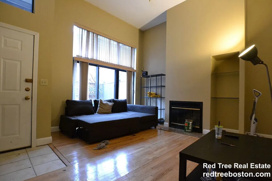 Building Photo - 85 Brainerd Rd