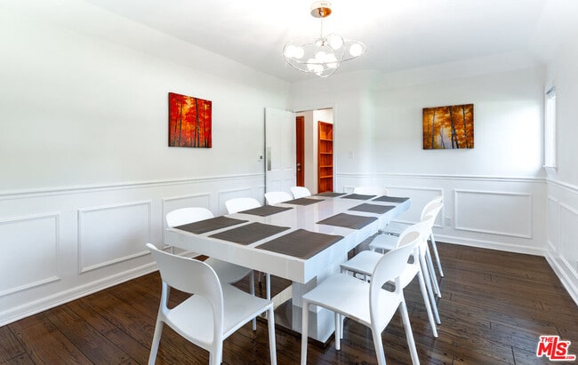 Building Photo - 2771 Club Dr