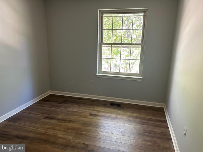 Building Photo - 178 English Run Cir