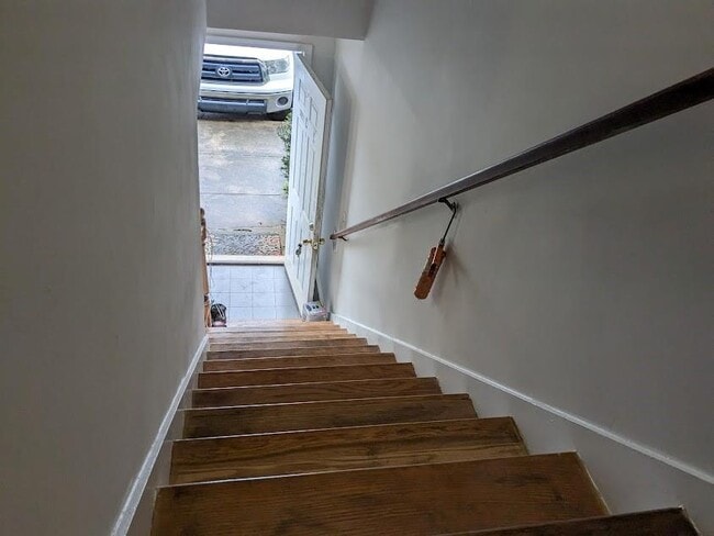 Building Photo - 3751 Oakwood Hills Dr