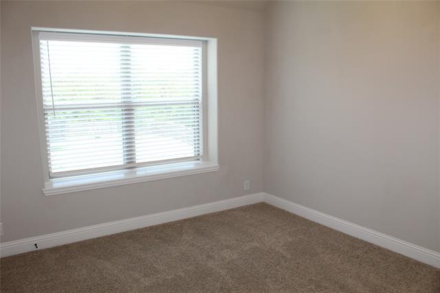 Building Photo - 1402 Welch Dr