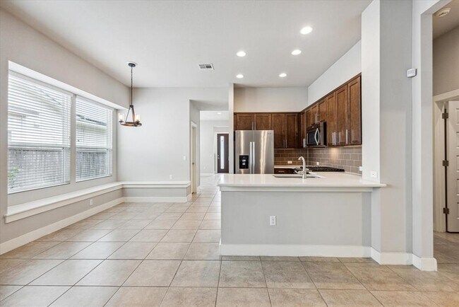 Building Photo - 5412 Gooding Dr
