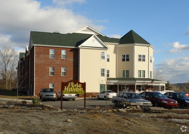 Building Photo - Pine Haven Apartments